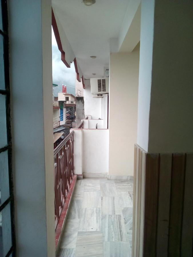 Hotel Surya Laxman Jhula Rishīkesh Εξωτερικό φωτογραφία